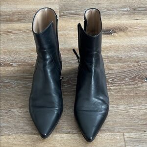 Alumnae Elegant Black Leather Ankle Boots
